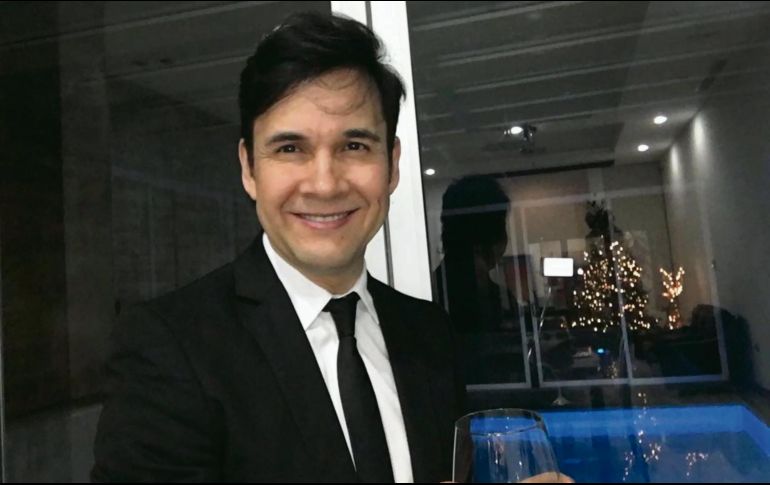 Gilberto Gless. El artista busca rendir un homenaje a las grandes voces con su espectáculo. ESPECIAL