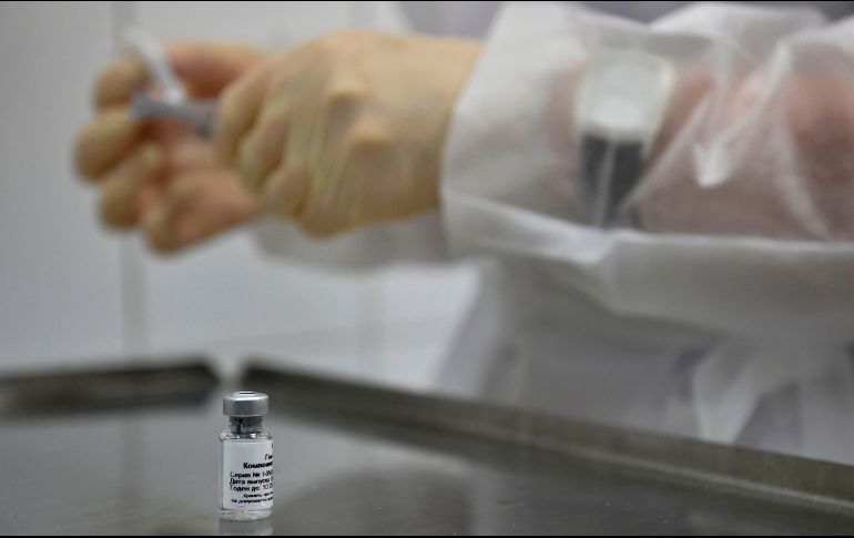 Hay una cuerdo para que México y Argentina produzcan la vacuna desarrollada por AstraZeneca y la Universidad de Oxford. AFP/N. Kolesnikova