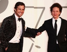 Diego Boneta y Michel Franco desfilaron juntos en la alfombra roja de Venecia. AP/J. Ryan