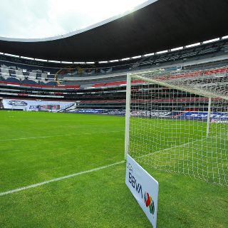 Césped del Estadio Azteca genera alarma