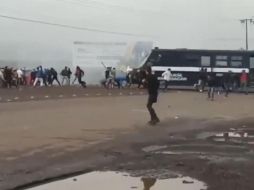 El forcejeo entre el conductor y un grupo de jóvenes originó que el camión se dirigiera sin control hacia donde se encontraban los estudiantes. ESPECIAL