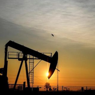 El petróleo cierra estable luego de semana de gran volatilidad