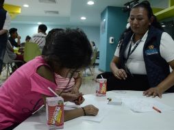 Además de los menores, EU deportó a otros siete mil 600 miembros de las llamadas 