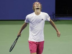 Alexander Zverev reacciona con júbilo tras su victoria. EFE/J. Szenes
