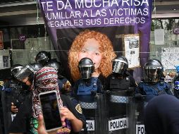 El grupo de mujeres, afuera de las oficinas de Atención a Víctimas. SUN/H. García