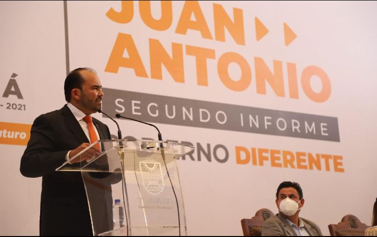 Juan Antonio González Mora, alcalde de Tonalá durante su Segundo Informe de Gobierno. TWITTER/@gobierno_tonala