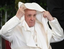 Comúnmente, el Papa se reúne sin máscara con sus interlocutores, que vienen a visitarlo al palacio episcopal. EFE / ARCHIVO