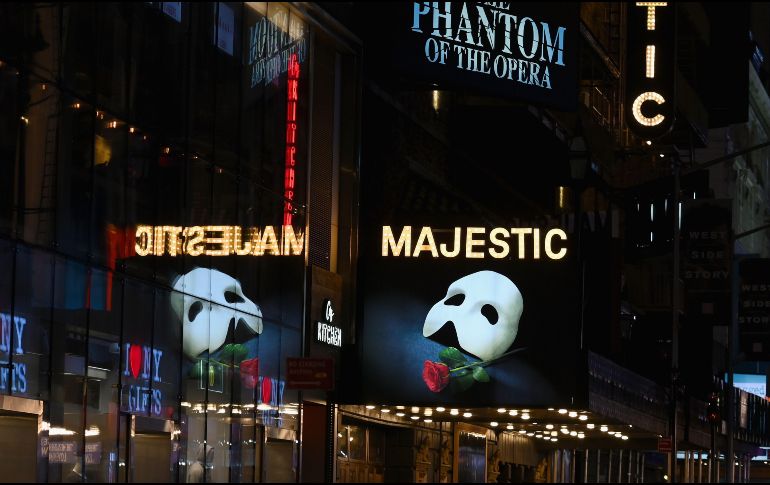 Como las demás instituciones culturales de Nueva York, el famoso distrito de teatros de la ciudad cerró sus puertas a mediados de marzo. AFP / ARCHIVO