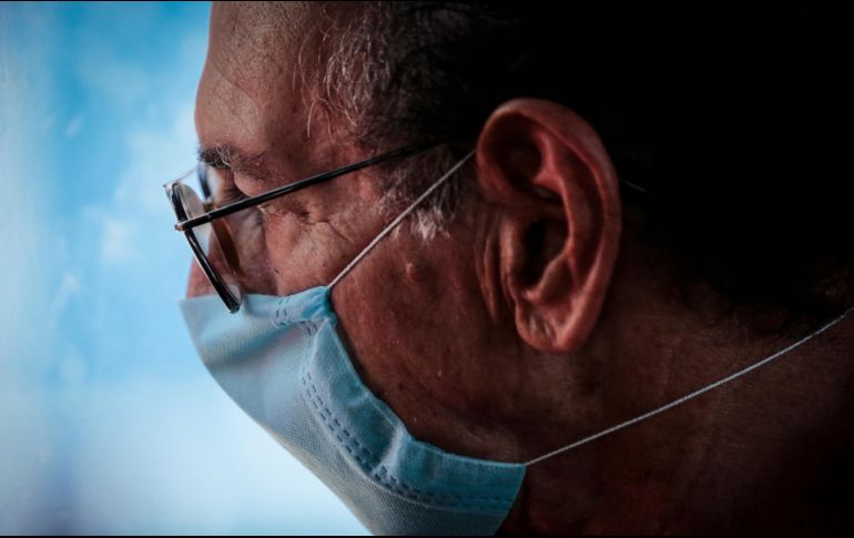 Las medidas de prevención, como el uso del cubrebocas, se deben mantener para continuar con la baja de casos. EL INFORMADOR/ ARCHIVO