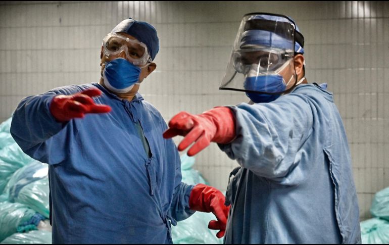 El Presidente resalta la labor de los profesionales de la salud y les agradece por no 