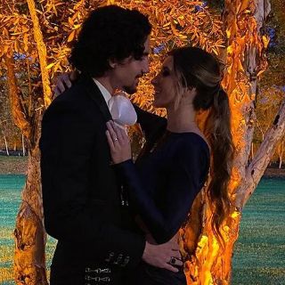 Hijo de Alejandro Fernández se compromete con su novia