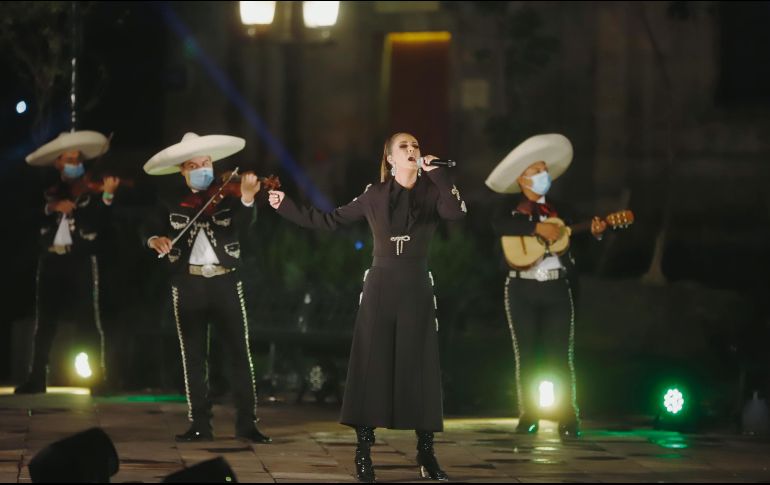 Edith Márquez. Con notas de mariachi festejó el 210 aniversario de la Independencia de México. EL INFORMADOR• F. Atilano