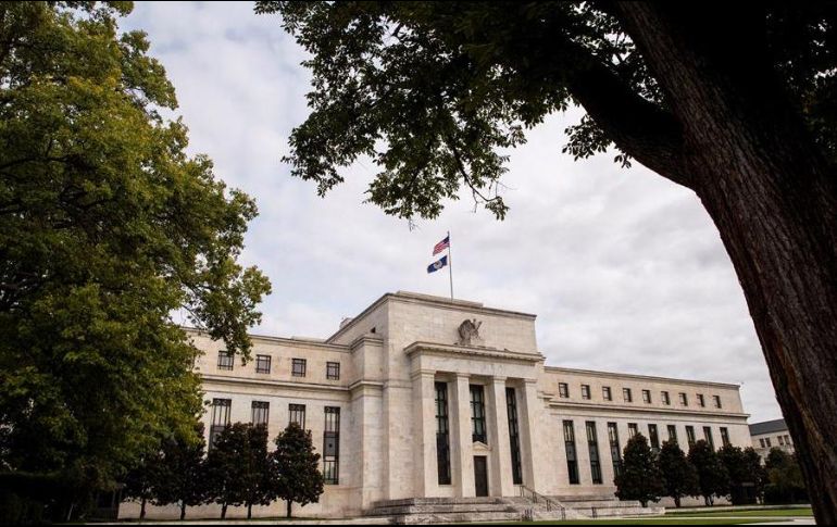 Registro general del frontispicio de la sede de la Reserva Federal de Estados Unidos, en Washington. EFE/S. Thew