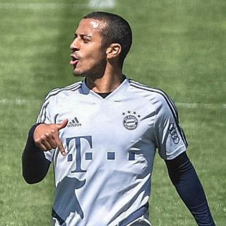 Liverpool tendría atado a Thiago Alcántara por cerca de 30 MDE