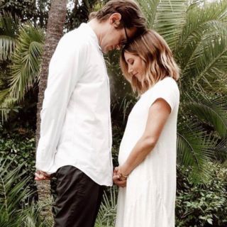Ashley Tisdale anuncia su embarazo en redes