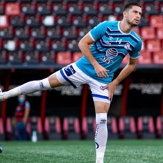 Federación de Perú enviará carta al Puebla por Santiago Ormeño