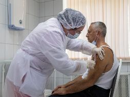 La vacuna contra la COVID-19 se ha convertido en objeto de debate político en EU, de cara a los comicios generales del 3 de noviembre. AP/ARCHIVO