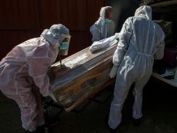 Al ritmo actual, se alcanzará el millón de muertos por la pandemia a finales de este mes. AP/T. Hadebe