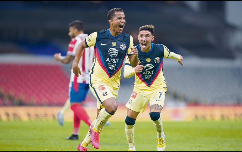 UNO FUE SUFICIENTE. Giovani dos Santos consiguió el único gol del encuentro, con el que América superó anoche al Rebaño en el Estadio Azteca. IMAGO7