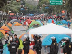 SE QUEDAN. Integrantes de Frena inician un plantón en Avenida Juárez. SUN