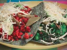 Todo cabe en un taco. De barbacoa, de chorizo verde y rojo. ¿A poco no se antoja?