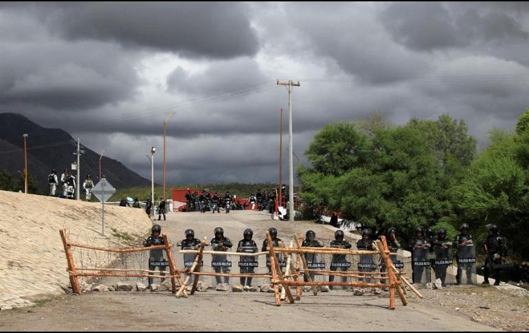 La Guardia Nacional monta guardia en la presa Las Pilas en Ciudad Camargo, Chihuahua, para reforzar la zona después del enfrentamiento con agricultores en la presa La Boquilla. EFE/L. Torres