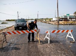 Las comunidades costeras ya empezaron a prepararse para “Beta”, con órdenes de evacuación voluntaria en las ciudades de Galveston y Seabrook. AP