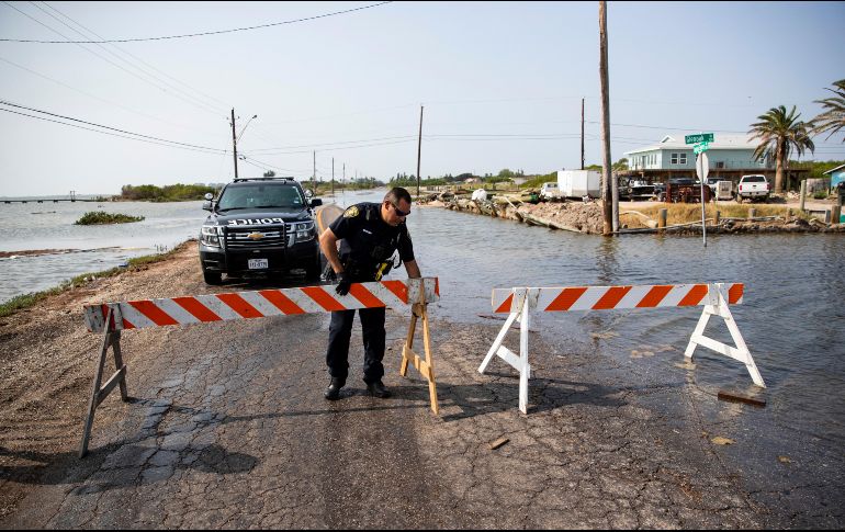 Las comunidades costeras ya empezaron a prepararse para “Beta”, con órdenes de evacuación voluntaria en las ciudades de Galveston y Seabrook. AP