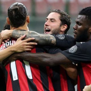 Un doblete de Ibrahimovic da el primer triunfo al Milan