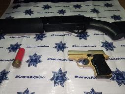El falso policía estaba acompañado de otro sujeto, en su detención fueron aseguradas una escopeta de utilería y una pistola calibre .25. ESPECIAL