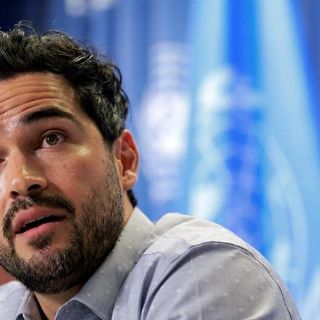 Alfonso Herrera es nombrado embajador de buena voluntad de ACNUR