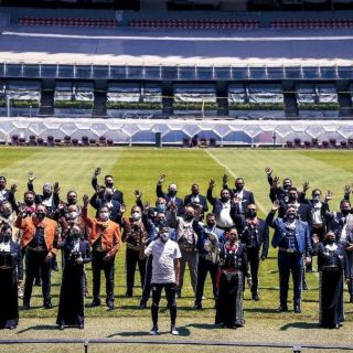 Chivas paga apuesta luego de perder contra el América