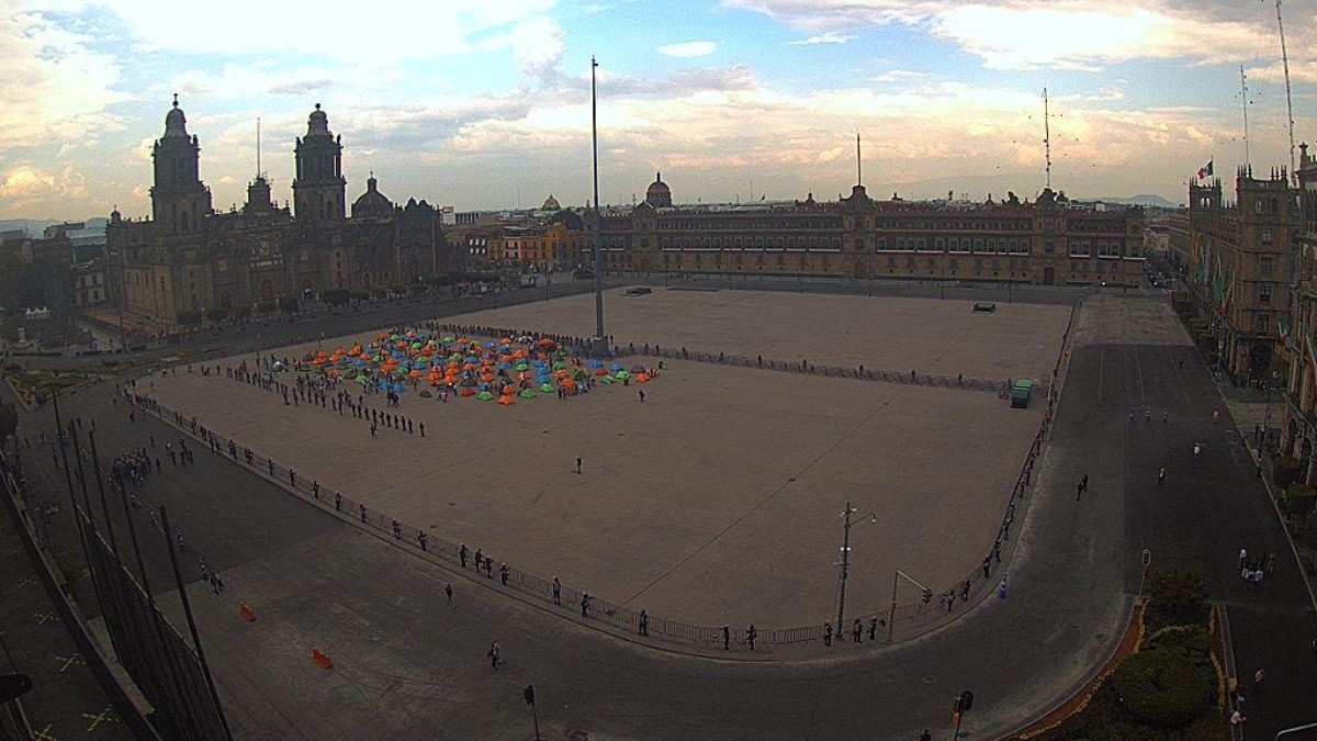 Planton De Frena Ocupa Una Octava Parte Del Zocalo El Informador Noticias De Jalisco Mexico Deportes Entretenimiento