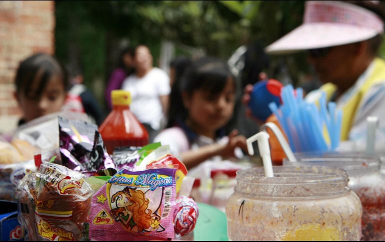 El pasado mes de agosto, Oaxaca aprobó una ley que limita la comercialización de estos alimentos a menores de edad. EL INFORMADOR / ARCHIVO