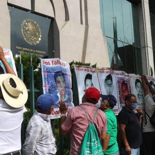 Enviarán seis restos óseos a Austria para saber si son de normalistas