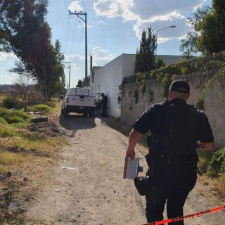 Hallan un hombre fallecido envuelto en sábanas en Tlajomulco