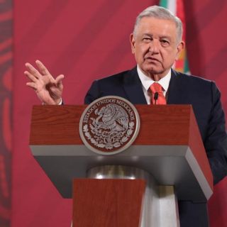 La libertad de expresión está garantizada, responde AMLO