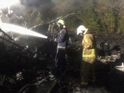 El avión se estrelló hacia las 20:50 locales, a dos kilómetros del aeropuerto militar de Chugev. EFE/State Emergency Service of Ukraine press service