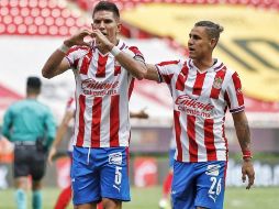 Jesús Molina y Cristian Calderón festejan uno de los goles. IMAGO 7/E. Müllen