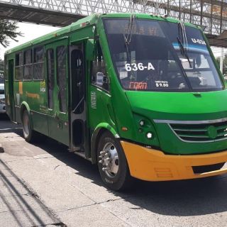 Retiran unidad de ruta T-15; el chofer le negó el servicio a mujer en silla de ruedas