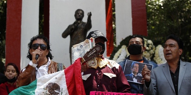 Exasistente de Jos&eacute; Jos&eacute; critica homenaje que hizo Alejandra &Aacute;valos