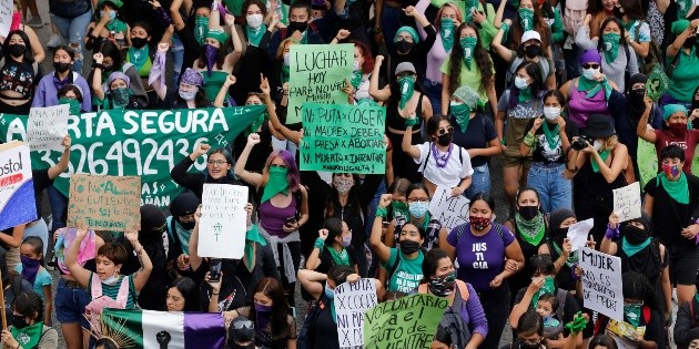 Gobierno de CDMX ha actuado con responsabilidad ante protestas: AMLO