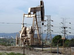 Este martes, los contratos de futuros del WTI para entrega en noviembre bajaron 1.31 dólares respecto a la sesión previa del lunes. EFE/ARCHIVO