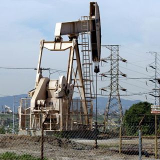 Barril de petróleo cierra en rojo por perspectiva de baja demanda