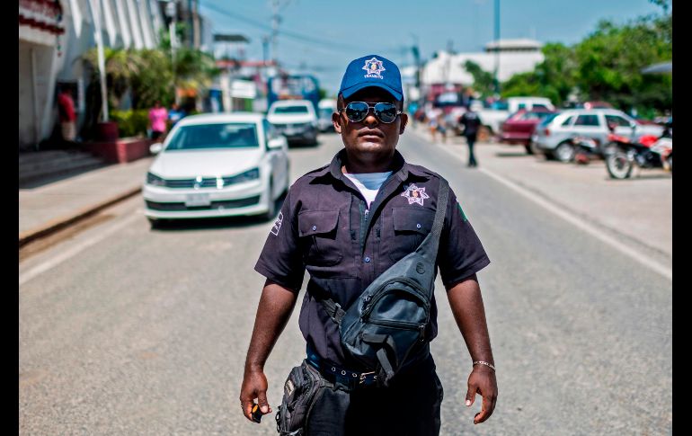 Un policía vial. AFP/P. Pardo