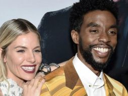 Sienna Miller y Chadwick Boseman fueron los protagonistas de la película 