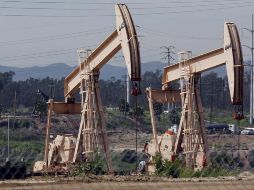 Los contratos de futuros del WTI para entrega en noviembre recortaron 1.50 dólares respecto a la sesión previa del miércoles. EFE/ARCHIVO