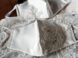 ¿Bodas con cubrebocas? Joven chilena apuesta por bellos diseños