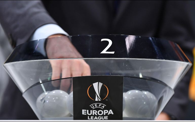 Los dos primeros de cada grupo se clasificarán para los dieciseisavos de final, que serán completados con los equipos que hayan terminado terceros de sus llaves en Champions League. AFP / H. Cunningham
