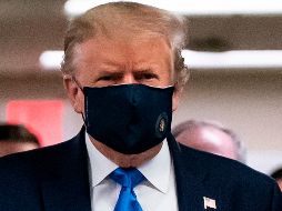 El presidente Trump se había mostrado reacio a usar mascarilla como medio preventivo de contagio de COVID-19. AFP / ARCHIVO